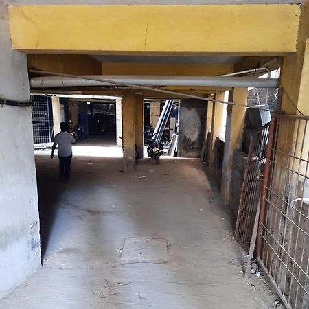 Shanthi Home Stay Puttaparthi Exterior foto